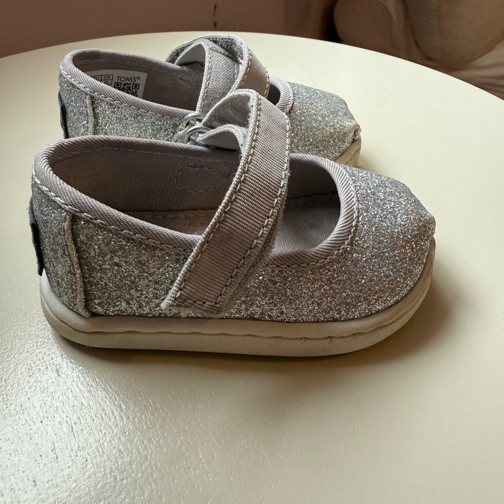 Toms Silver Glitter Dress Shoes with Elastic Strap